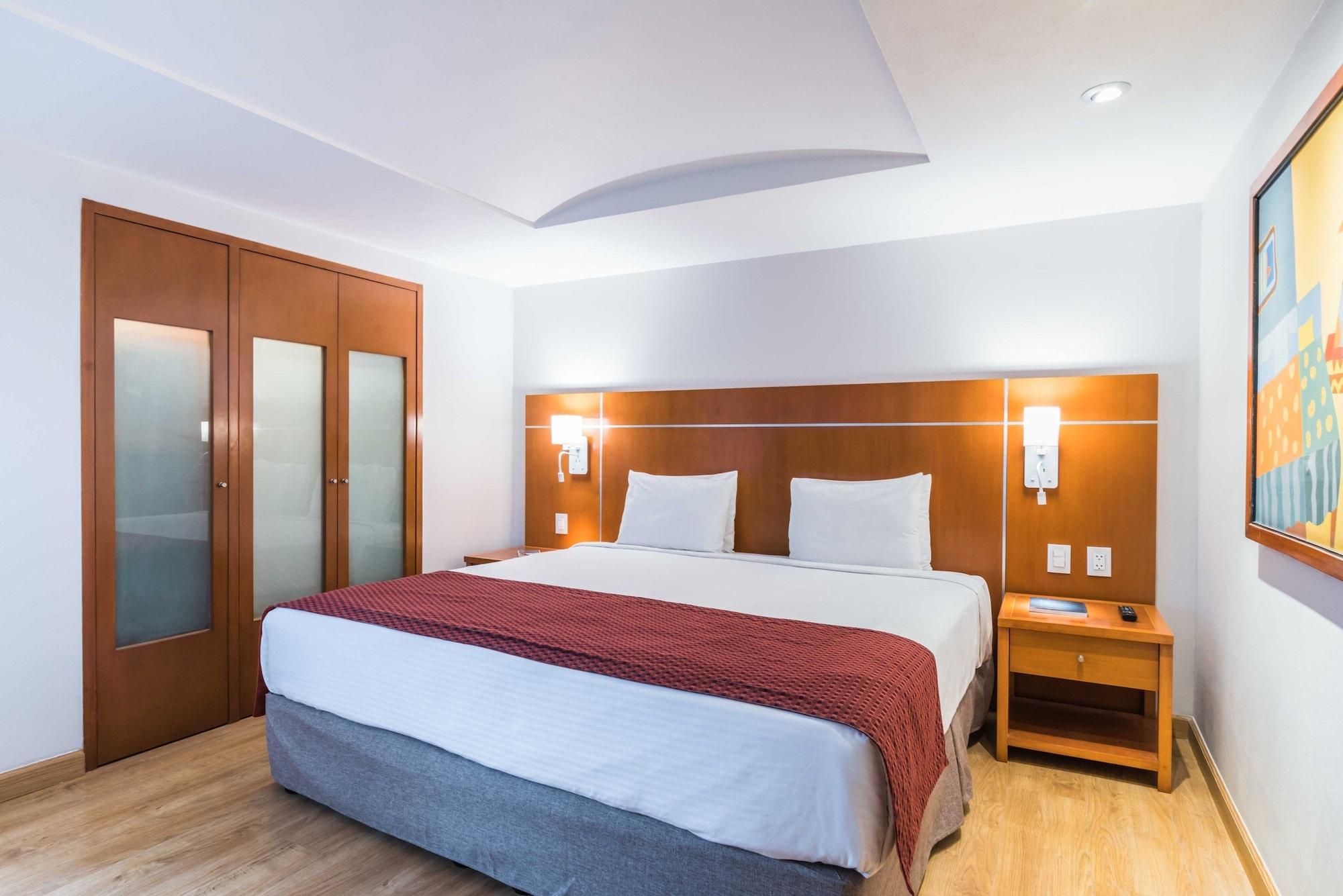 Eurostars Zona Rosa Suites Мексико Сити Екстериор снимка A bedroom at the hotel