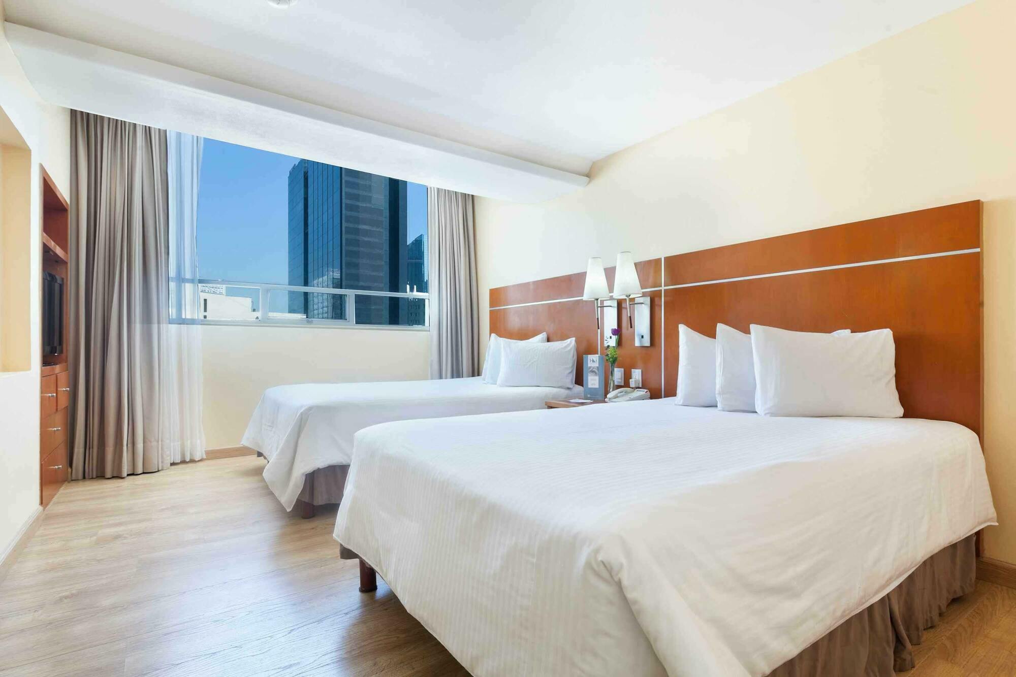 Eurostars Zona Rosa Suites Мексико Сити Екстериор снимка A room at the hotel